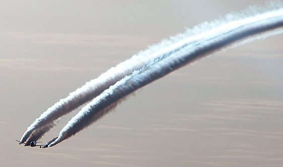 ChemtrailsFrontSmokeLine.jpg